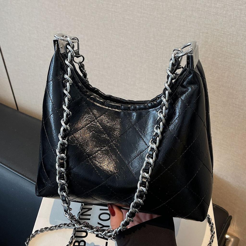 Shoulder bag diamond chain Korean version of casual versatile messenger bag fashionable solid color commuting casual texture bag women