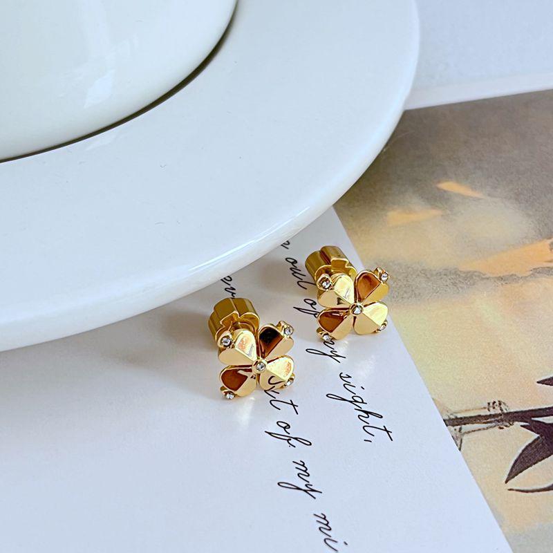 Minimalist Four-Leaf Clover Metal Stud Earrings