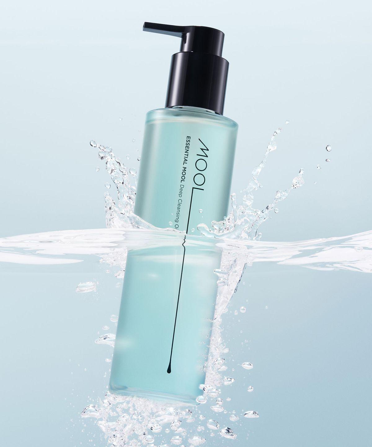Essential Water Deep Cleansing Oil