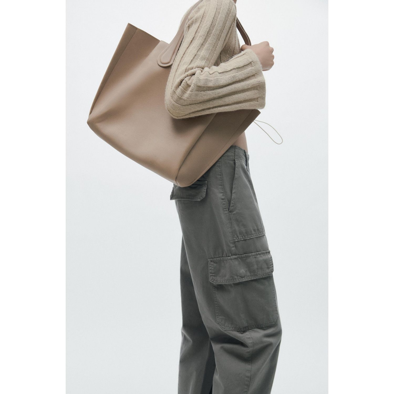 

BASIC TOTE BAG