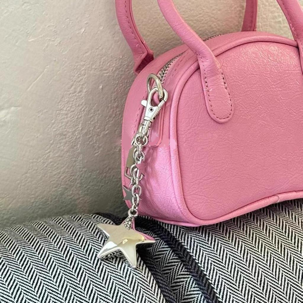 Star Key Ornament Gothic Hanging Ornament Fashion Keychain Charm Alloy Texture Suitable for Bag and Key Decorating
