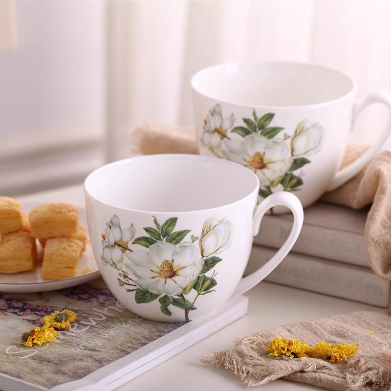 600ml Tasse aus Knochenporzellan mit großem Fassungsvermögen - Blumige Keramiktasse für Milch, Haferbrei, Frühstück, ofen-, mikrowellen- und spülmaschinengeeignet