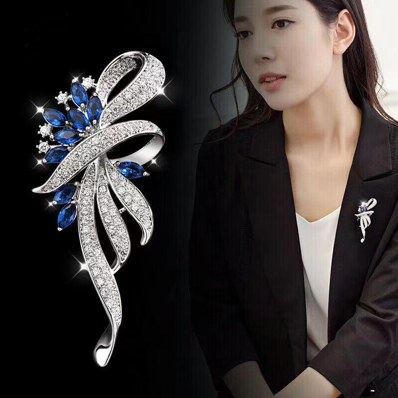 Versatile Rhinestone & Pearl Brooch for Women - Elegant Suit Accessory