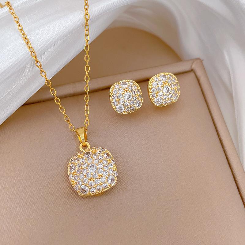 

Full of zirconium exquisite wind copper micro-inlaid earrings necklace set combination