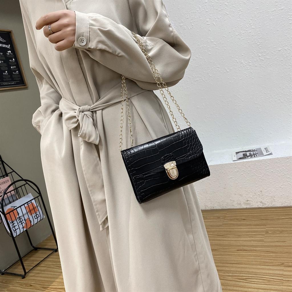 Fashion  Ladies One-Shoulder Chain Small Square Bag Messenger Lock Bag