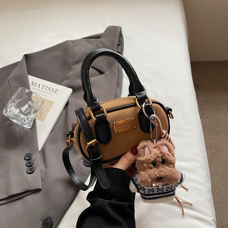 Retro Matte Portable Small Bag Women's Bag 2025 New Winter Commuter Boston Bag Foreign Style Shoulder Messenger Bag