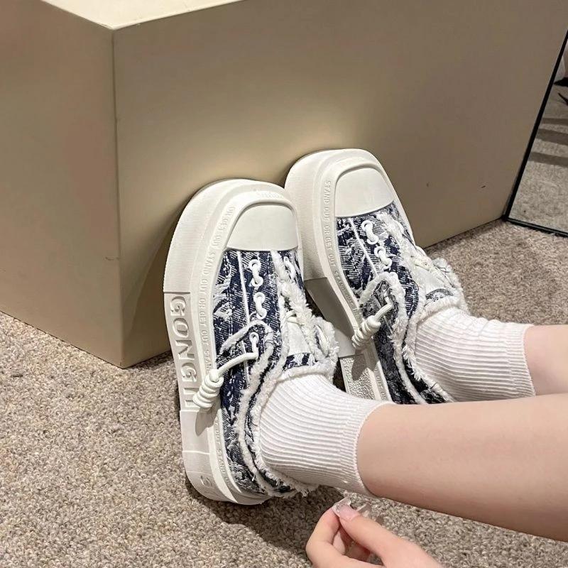 Trends 2024 Korean Canvas Shoes for Women Lace Up Woman Footwear Aesthetic Light Designer Luxury Daily Routine New In Deals A H