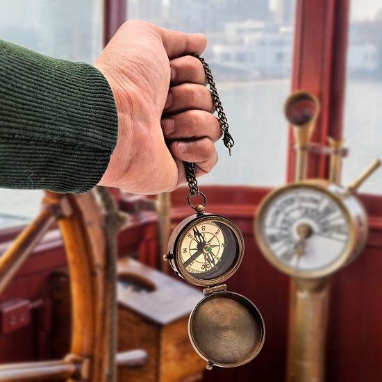 Nautical Compass Not All Those Who Wander Are Lost Engraved Solid Brass Navigational Vintage Marine Compass with Wooden Box