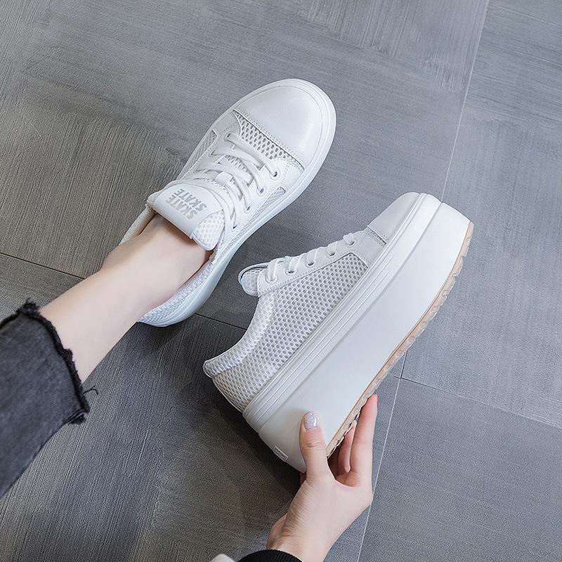 Cowhide flat-soled white shoes for women in spring and summer 2025, new mesh yarn breathable and heightening, loose women's platform single shoes, bo