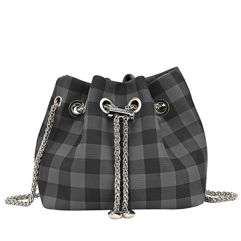 High-end niche design bag women's 2025 new Korean version fashion plaid bucket bag foreign style shoulder messenger bag