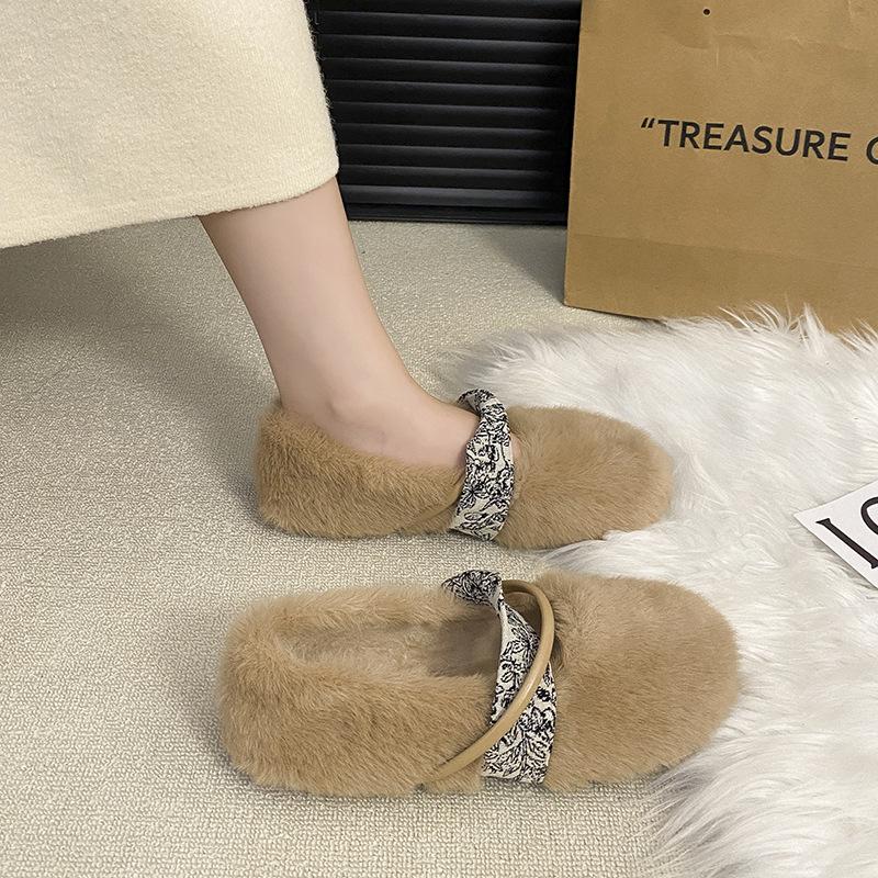 Retro versatile fashion design sense niche Mao Mao shoes women's 2025 autumn and winter new design sense outer wear cotton slippers