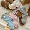 Chaussettes avec étiquette en tissu bloc de couleur coréen, Polaire double face pour femme, Chaussettes en laine contrastées, Pour dormir à la maison, Sol moelleux et chaud, Chaussettes mi-mollet