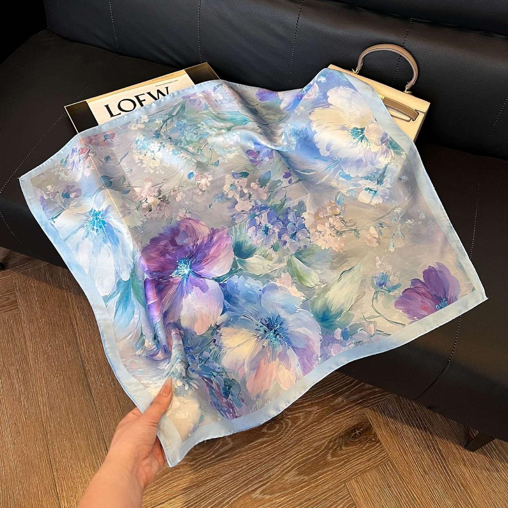 Simulated silk women's small square scarf, Korean cashew nut leopard print small silk scarf, headscarf, four-season scarf, professional scarf.
