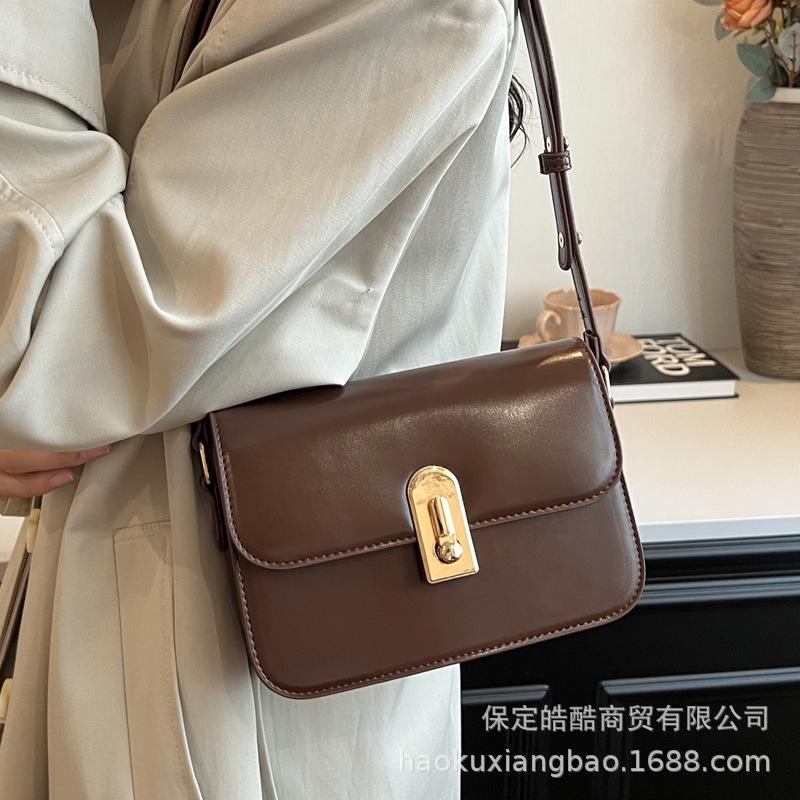 Bag Women's messenger bag 2025 New trendy autumn versatile ins shoulder bag This year's popular small square bag