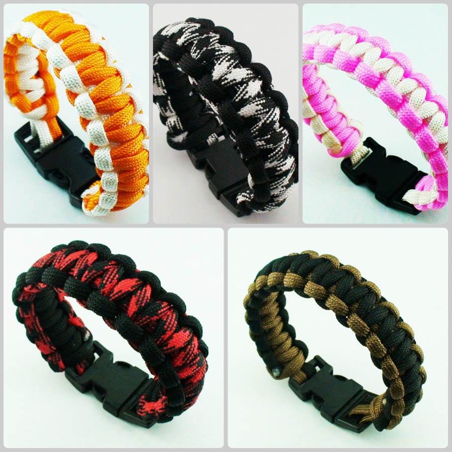 Braccialetti Bangle di Sopravvivenza in Paracord da Esterno Uomo Tono Argento Braccialetto da Polso con Corda Teschio Campeggio Escursionismo Braccialetto con Fibbia di Emergenza Gioielli