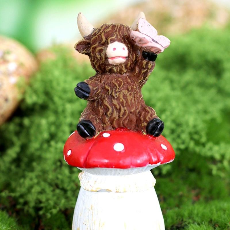 Resin Highlands Cow Sculpture Spring Desktop Ornament Resin Texture for Family with Kids and Pet Easy Cleaning