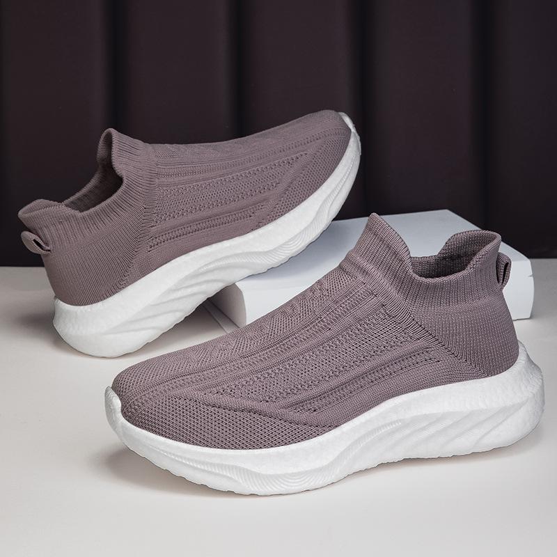 New casual sports shoes men's shoes light running shoes soft-soled lazy shoes couple flying knitting one-pedal women's shoes