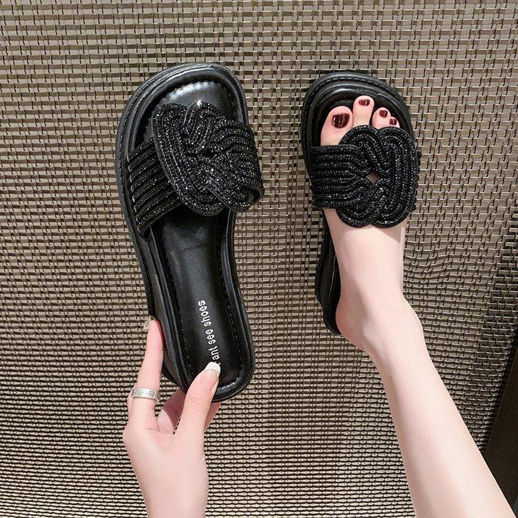 Fashion Luxury Thick Sole Comfortable Slippers for Women 2024 New Summer Outwear Fashion Sandals Water Diamond Slope Heel Sandals