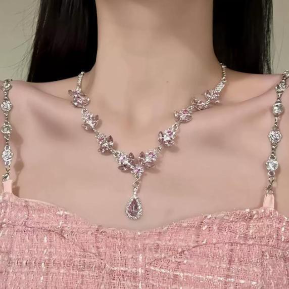 Luxury Rainbow Zircon Clavicle Necklace - Candy-Colored Crystal Heart Design