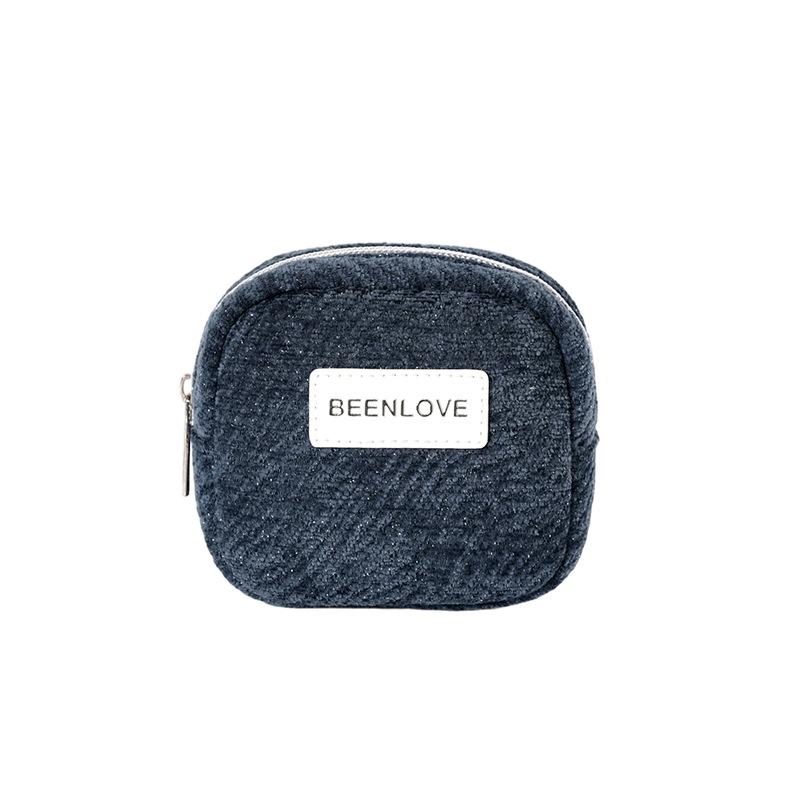 Makeup Bag Flowing Light Square Storage Bag Fashionable Lipstick Bag Portable Travel Cosmetics Storage Bag Sanitary Napkin Storage Bag Clutch Bag