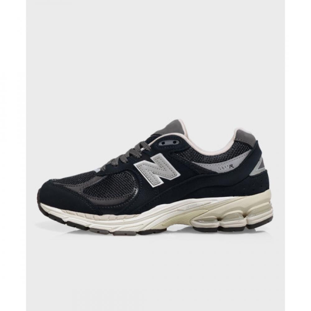 New Balance Unisex 2002 Sneakers M2002rnc