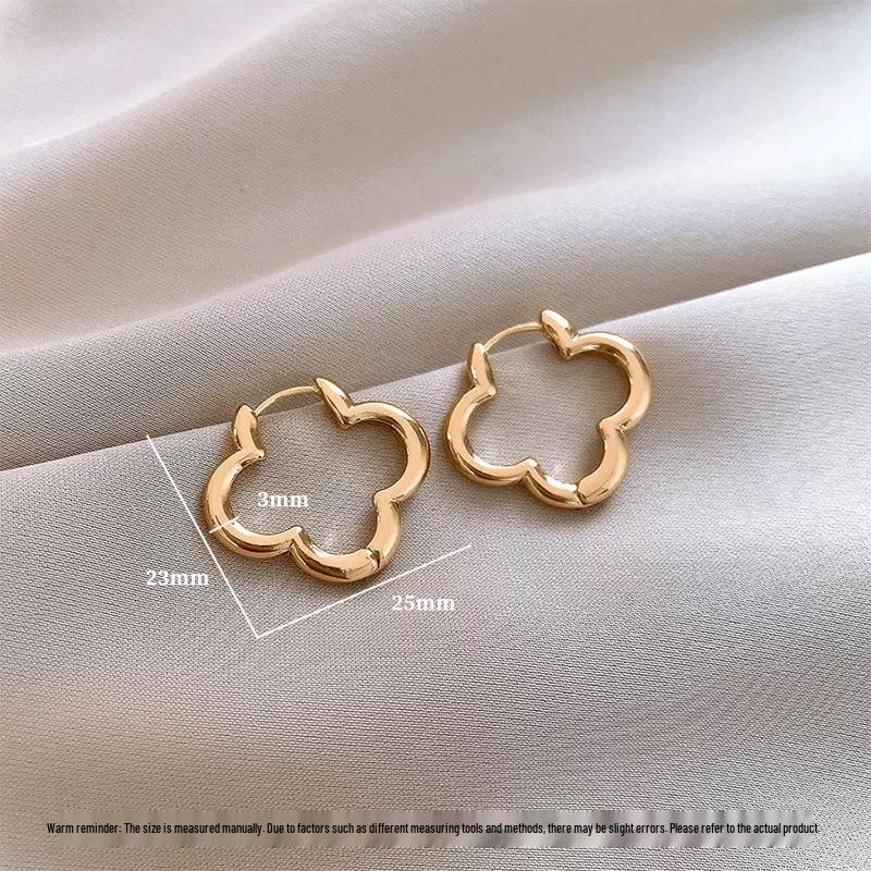 Elegant Four-Leaf Clover Hoop Earrings - Simple, Luxurious Autumn & Winter Design