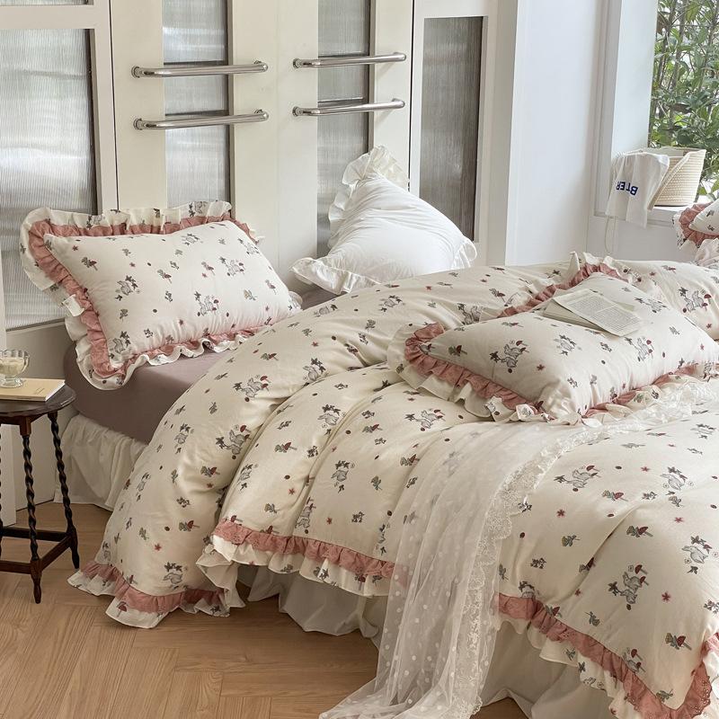 

Хлопковый двухслойный марлевый цветочный постельный комплект Набор из четырех предметов Приятный к коже и дышащий Стиранные простыни Пододеяльники Наволочки 1.5m bed