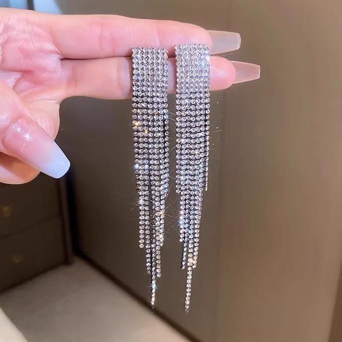 

Шикарные европейские и американские серьги с кисточками - Звездный стиль, Высококлассный и Драматичный дизайн