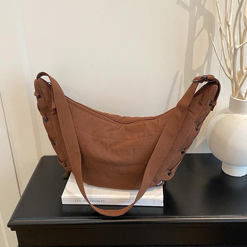 Fashion trend dumpling bag casual texture autumn and winter new large-capacity bag 2025 women's shoulder messenger bag