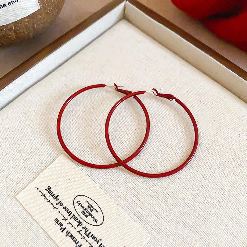 Silver Needle Red Drip Geometric Ear Cuffs - Retro Light Luxury Earrings for Women, Autumn/Winter Collection