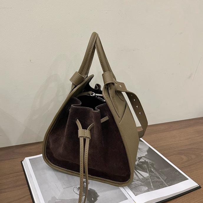 

Новая женская сумка-тоут 2025 бежевый