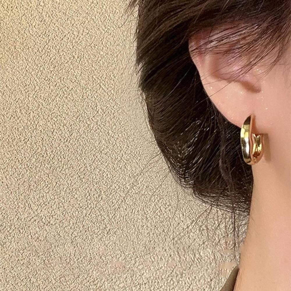 Korean Metallic Simple Geometric Earring for Women 2025 Fashion New in High-end Unique Hoop Earrings Simple Girl Accessories