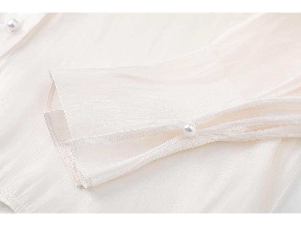 2026 Spring Pearl Flower Bell Sleeve Women's Fragrance French Collar Shirt