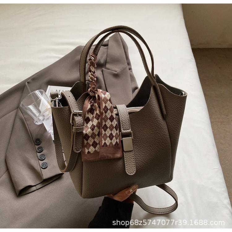European and Korean fashion simple large-capacity bucket bag handbag 2025 spring/summer new temperament versatile shoulder crossbody bag
