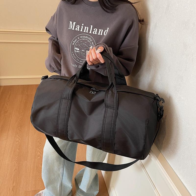 New fitness bag casual messenger bag large capacity women's simple versatile short trip portable shoulder bag