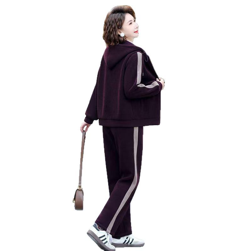Mom's Plus Size Fleece-Lined Sportswear Set: Stylish and Warm Two-Piece for Autumn & Winter
