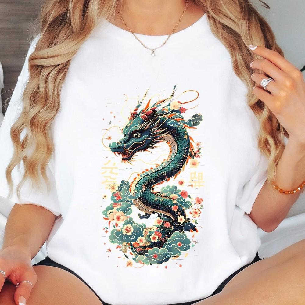 26 Футболка с китайским драконом, цветочным узором и символическими принтами, Уникальная азиатская арт-футболка унисекс M