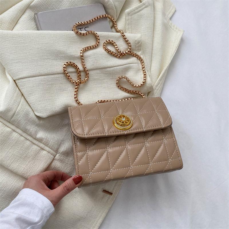Trendy Women's Chain Shoulder Bag Stylish Autumn Fashionable Crossbody Bag
