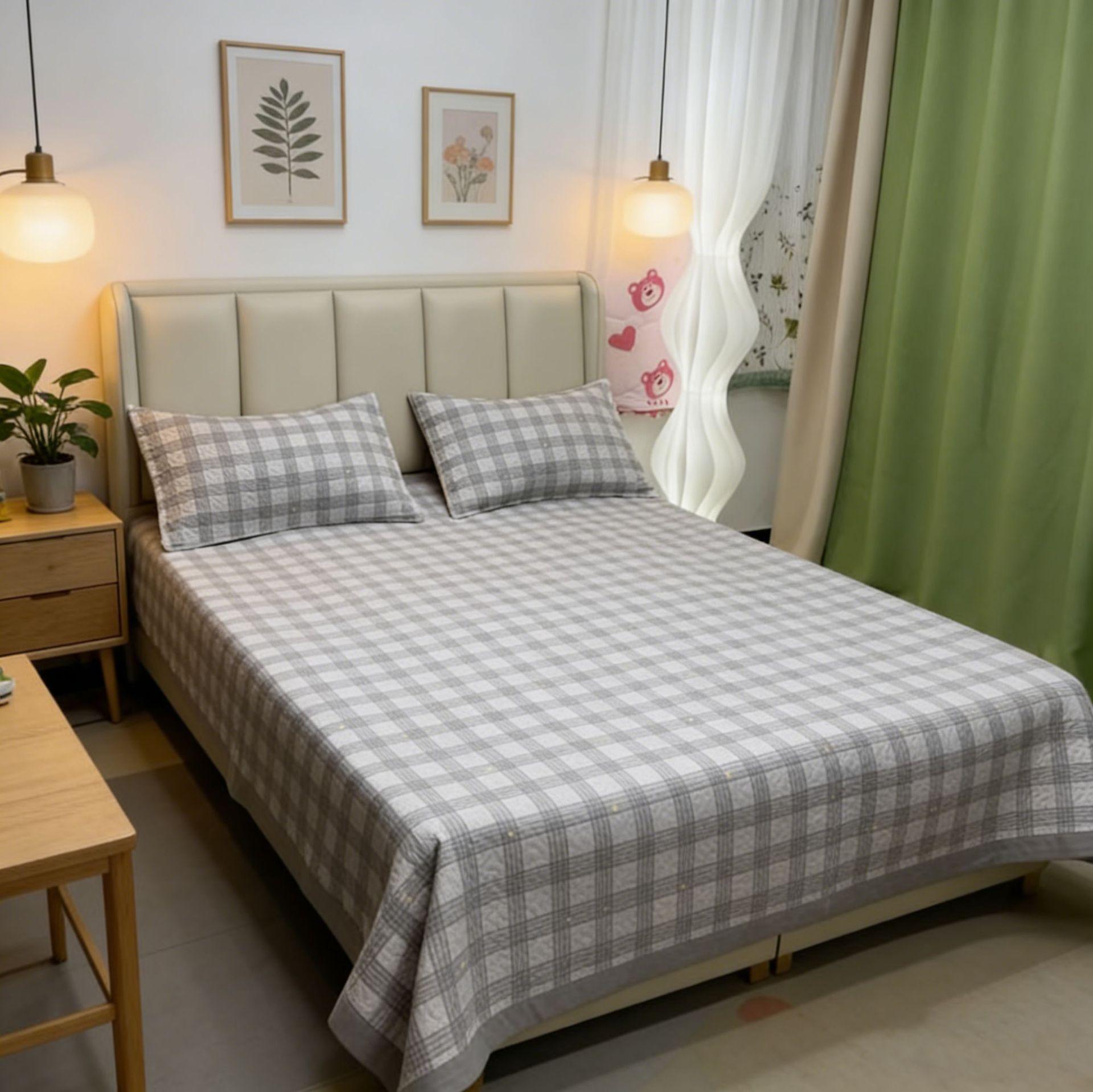 

2026 Четыре сезона Гладкая стеганая подкладка: Подходит для кожи, Дышащий, Не мнется, Легко стирается, Надежная посадка. Bed Cover 150x200 cm