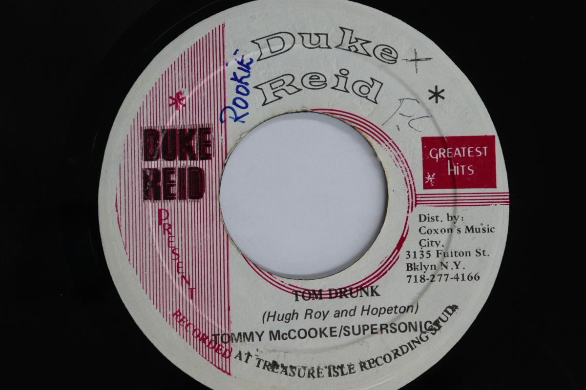 

7-дюймовая пластинка ХЬЮ РОЙ ХОПТОН ТОММИ МАККУК С Том пьян Маброк НИКТО ДЮК РЕИД ГРЕА 1971 Ямайка Регги Ска Даб Б/У