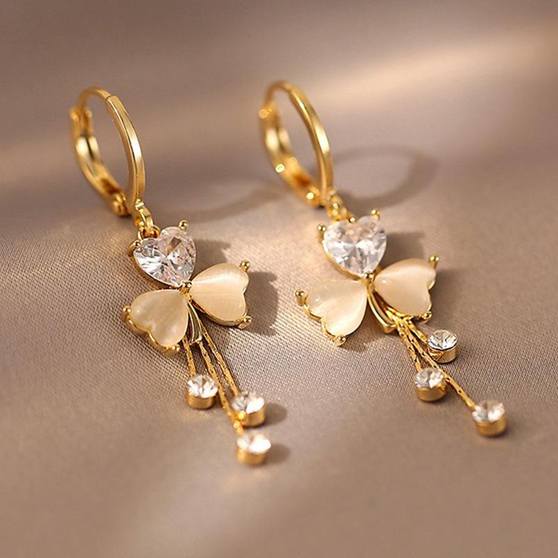 

Luxury-lite Clover-shaped Earrings with Unique Design and Fringed Ear Studs for Fashionable Women s Earrings