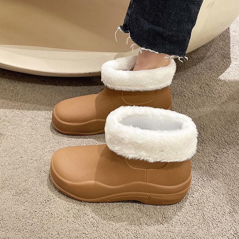 Japanese rain shoes women's fashion short soft-soled rubber shoes kitchen overshoes adult water shoes women's waterproof and non-slip rain boots