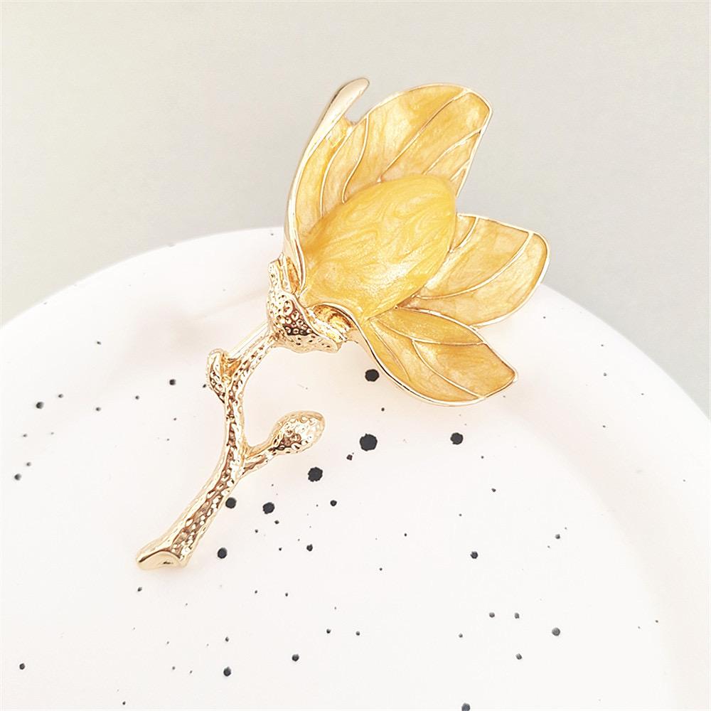 Vintage Enamel Magnolia Corsage Palace Style Jewelry Accessories Suitable For Women To Wear