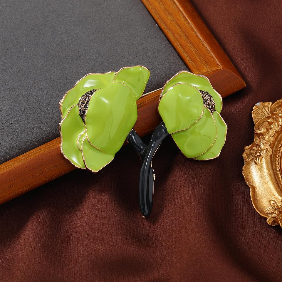 

Vintage Peony Flowers Enamel Simple Deign Pins Badges For Women Elegant Plant Middle Party Wedding Accessories Brooches