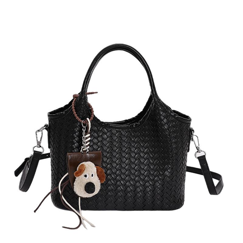 Korean version of fashionable portable bucket bag, new commuter large-capacity shoulder messenger bag, woven tote vegetable basket bag for women