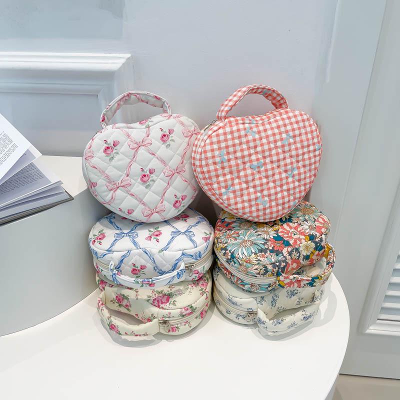 Large Capacity Quilted Cotton Floral Travel Bag