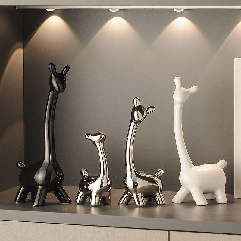 

Элегантный набор фигурок северных оленей для домашнего декора Other