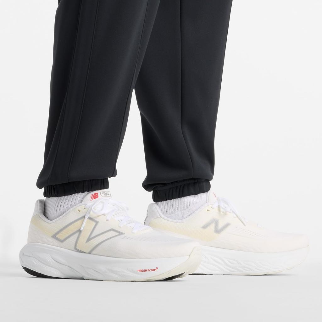 Modell getragen von Otani Strick-Track-Jogginghose Jersey Training Laufen Feuchtigkeitsabsorbierend Schnelltrocknend Trainingsbekleidung BK [New Balance] Herren (AMP51202)