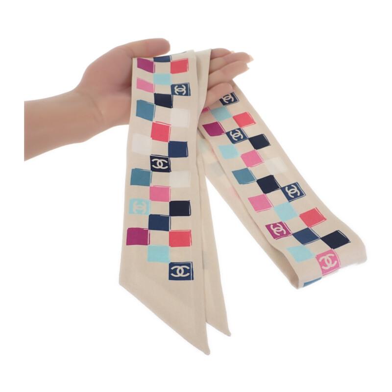 CHANEL  scarf beige/multicolor silk Women
