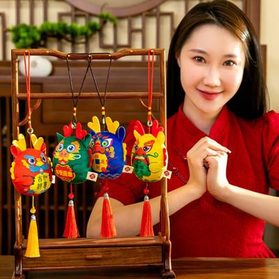 Chinesisches Neujahrs-Drachenmaskottchen, gefüllter Plüsch, hängende Anhänger, Jahr des Drachen, Ornament für Auto, Zuhause, Frühlingsfest-Dekoration